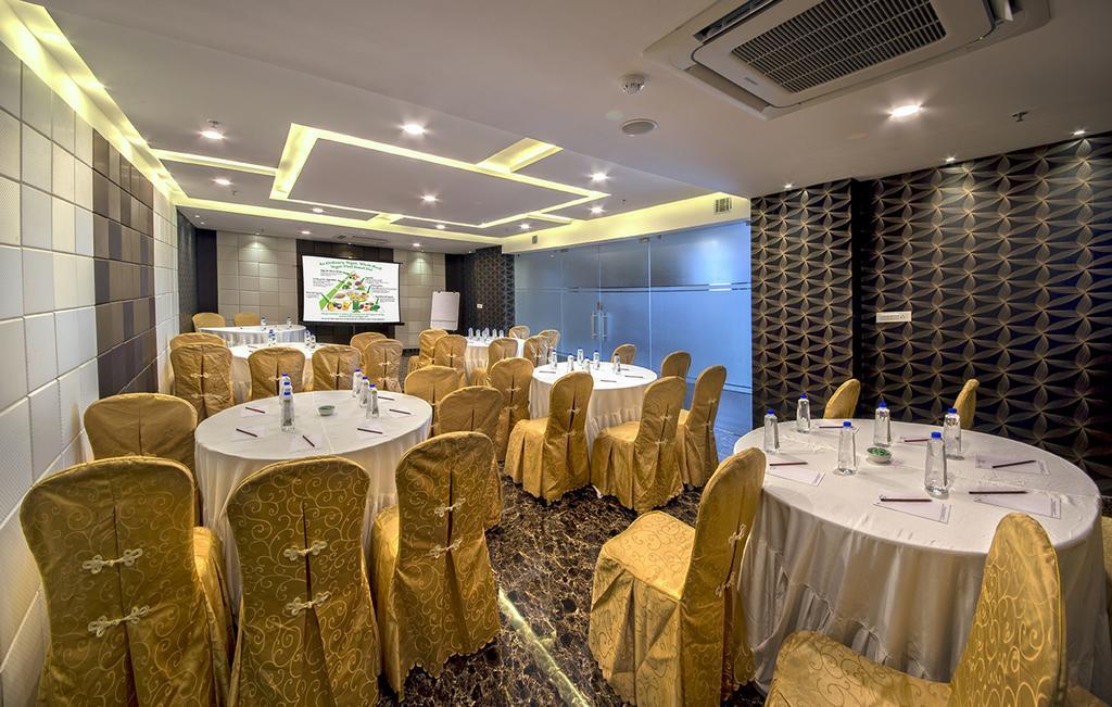 Hotel The Fern Residency Calcutta  Esterno foto