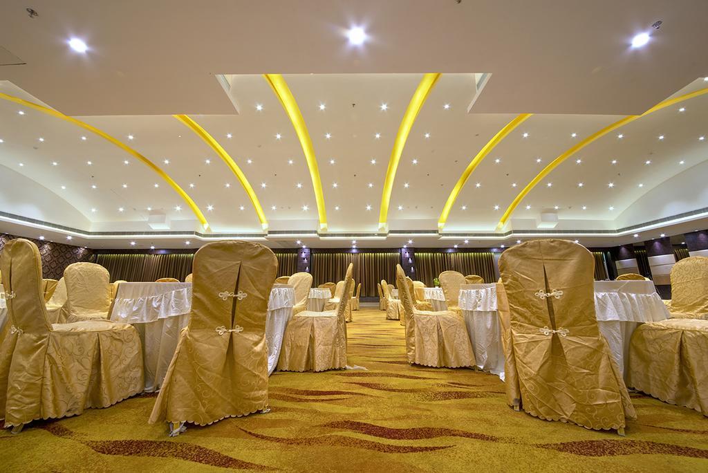 Hotel The Fern Residency Calcutta  Esterno foto